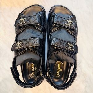 CHANEL Dad Sandals Black Grained Calfskin CC Logo Size 40 New